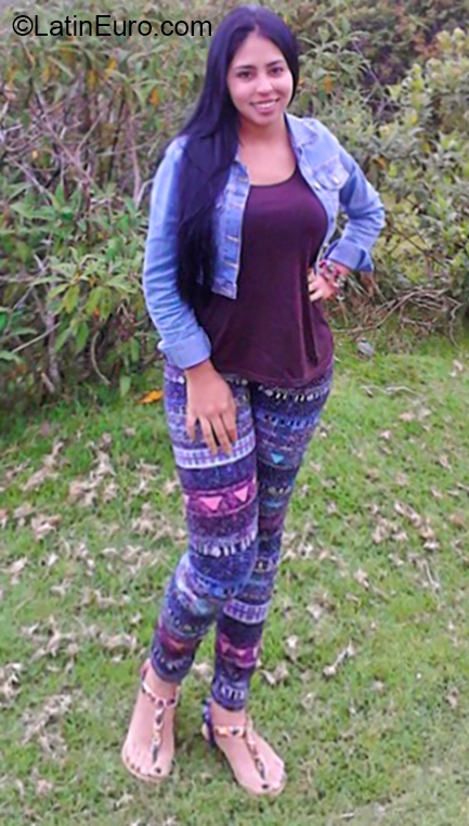 Date this young Venezuela girl Anhyuli from Merida VE2205