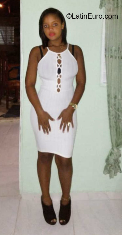 Date this hot Dominican Republic girl Isabella from Santo Domingo DO32706