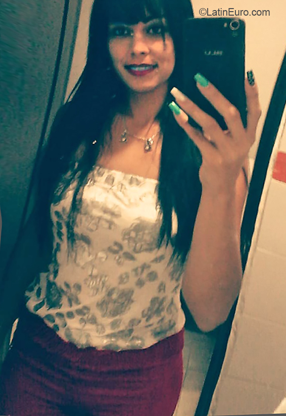 Date this pretty Venezuela girl Greisi from Acarigua VE1881