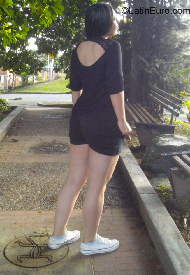 Date this fun Colombia girl Milena from Armenia CO24027