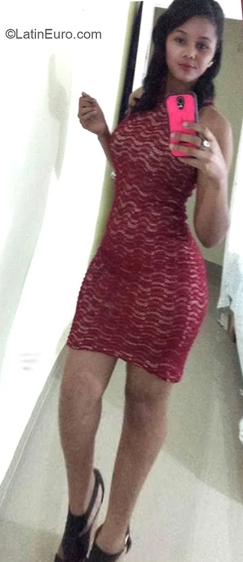 Date this athletic Dominican Republic girl Rosalba from Santo Domingo DO34248