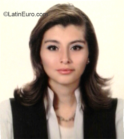 Date this happy Bolivia girl Gabriela from La Paz BO34