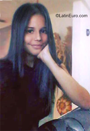 Date this hard body Venezuela girl Paula from Puerto La Cruz VE1735