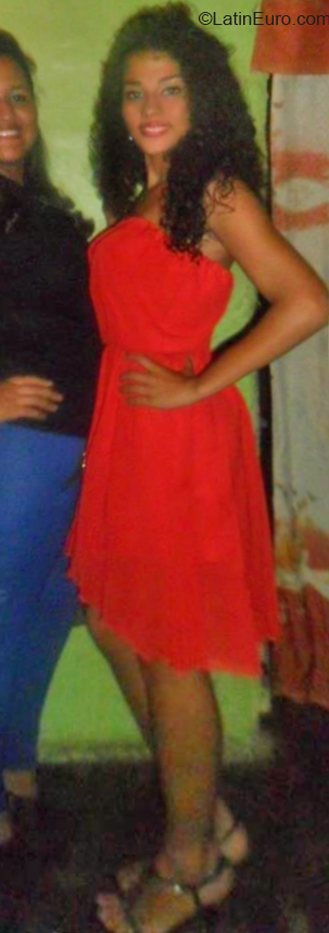 Date this georgeous Venezuela girl Leydy from Caracas VE1736