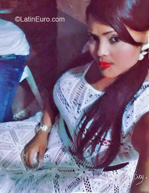 Date this athletic Dominican Republic girl Rocio from Santo Domingo DO32787