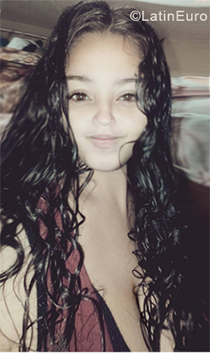 Date this lovely Venezuela girl Adriana from Catia La Mar VE1763