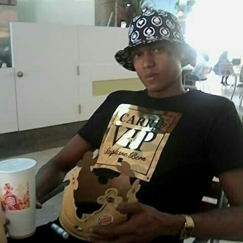 Date this gorgeous Trinidad and Tobago man Warren from Port Of Spain TT90