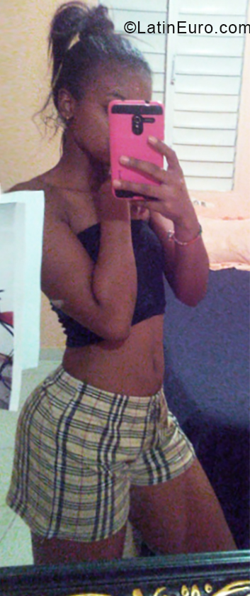 Date this fun Dominican Republic girl Mari from Santo Dominigo DO33096