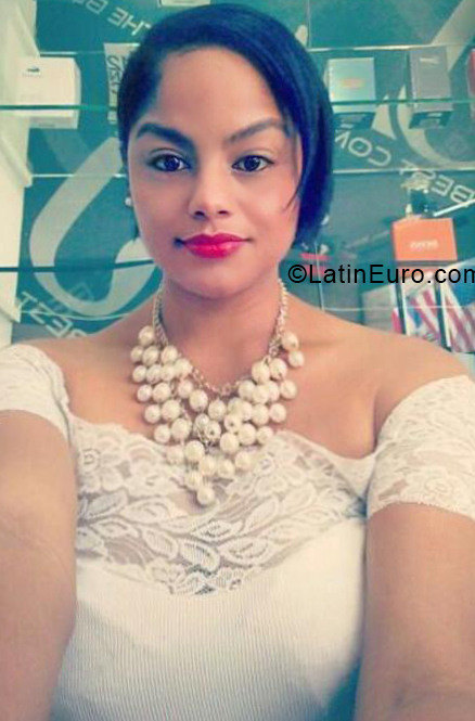 Date this nice looking Dominican Republic girl Annie from Santiago DO32952