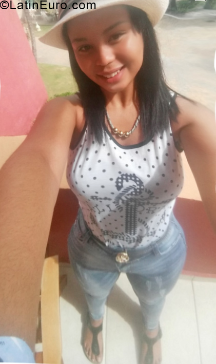 Date this funny Dominican Republic girl Susana perez from Santo Domingo DO32976