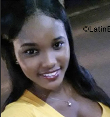 Date this voluptuous Dominican Republic girl Yokarie from Santo Domingo DO33023