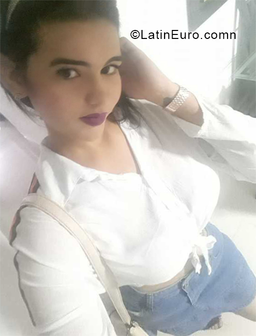Date this funny Colombia girl Daniela from Barranquilla CO25159