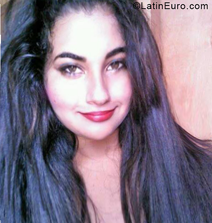 Date this charming Venezuela girl Anavelys from Caracas VE1835