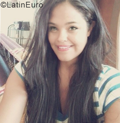 Date this good-looking Venezuela girl Sora from Falcon VE2317