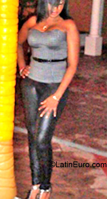 Date this athletic Jamaica girl Cherrylips from Westmoreland JM2597