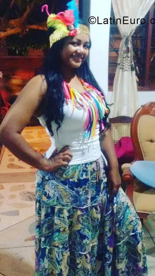 Date this attractive Colombia girl Elys from Ibaque CO24321