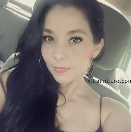 Date this passionate Mexico girl Dayan from Cancun MX1604