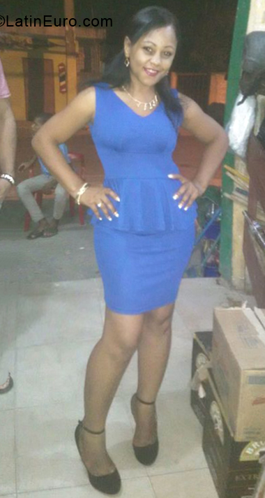 Date this fun Dominican Republic girl Mayelin from Santo Domingo DO33247