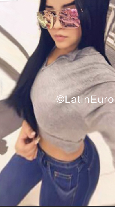 Date this hard body Venezuela girl Kimberly from Caracas VE1927