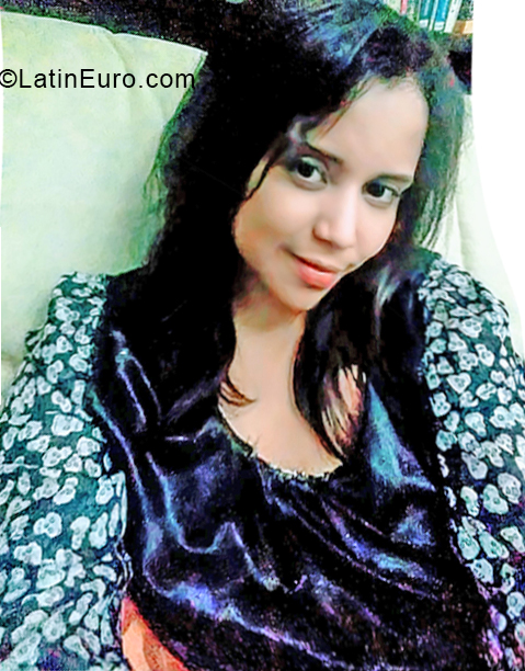 Date this pretty Dominican Republic girl Astris from Santo Domingo DO33271