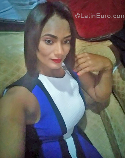 Date this delightful Dominican Republic girl Elisa from Santiago DO33290