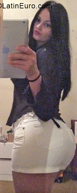 Date this stunning Brazil girl Flavia from Sao Paulo BR10695