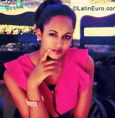 Date this tall Cuba girl Rosa from Cienfuegos CU413