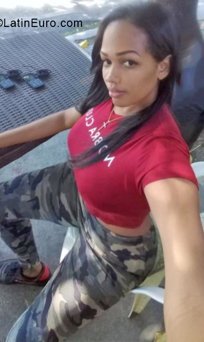 Date this lovely Dominican Republic girl Carolina from Santo Domingo DO33366
