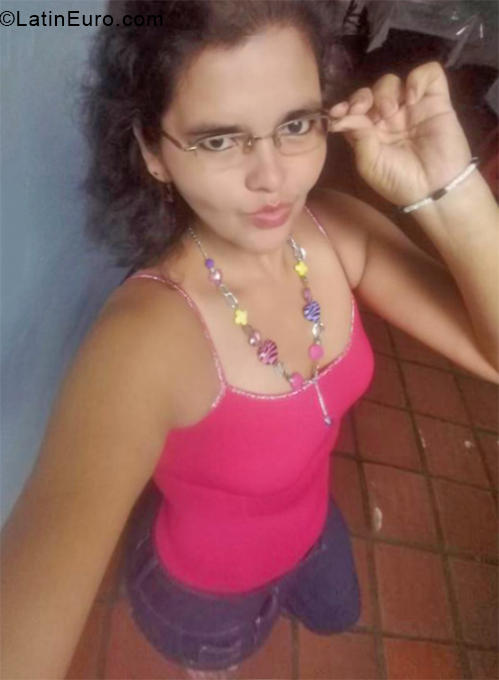 Date this exotic Venezuela girl Esmeralda from San Cristobal VE1972