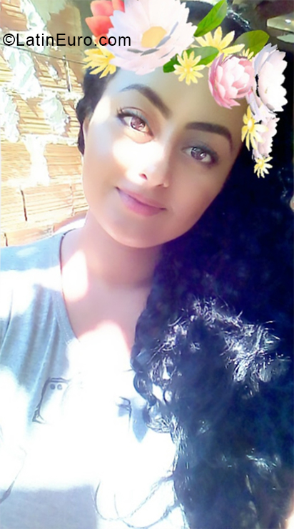 Date this sensual Brazil girl Ivis from Janaúba BR10716