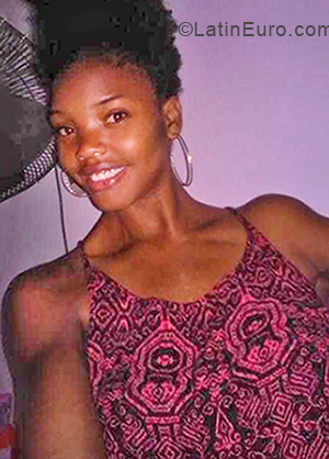 Date this nice looking Dominican Republic girl Judelkis from Santo Domingo DO33443