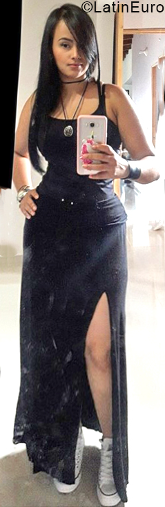 Date this attractive Colombia girl Ana maria from Medellin CO24577