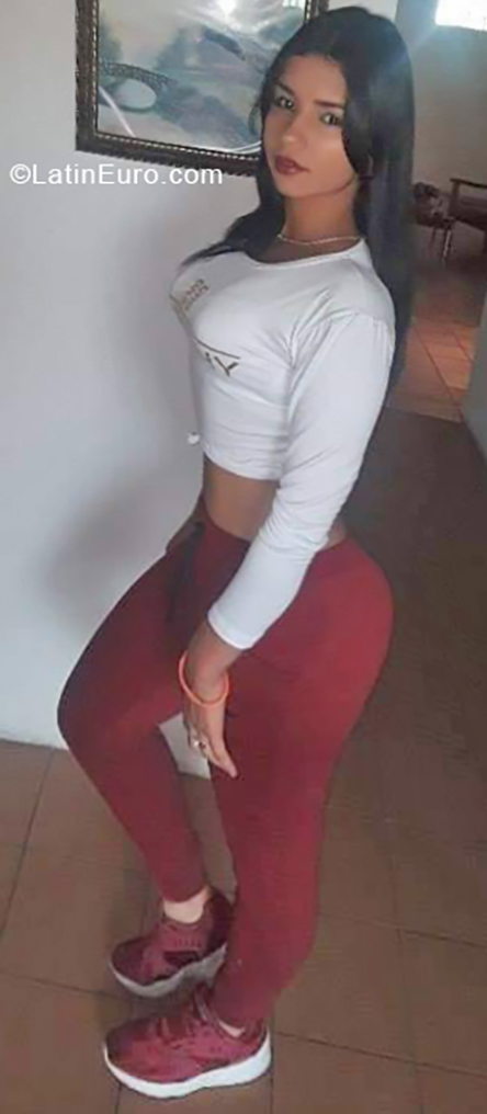 Date this foxy Venezuela girl Eriuis from trujillo VE1999