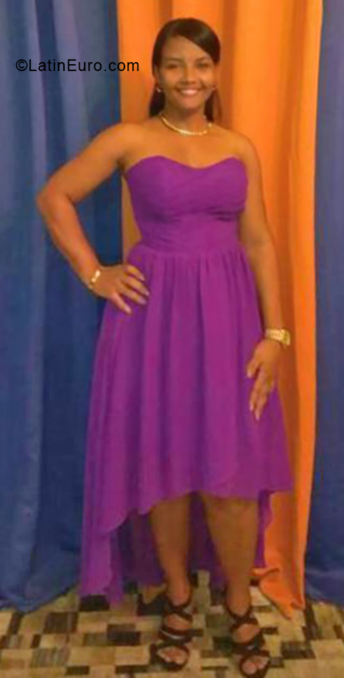 Date this fun Dominican Republic girl Daniela from Capital DO33494