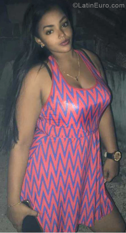 Date this georgeous Dominican Republic girl Sarah from San Pedro De Macoris DO33505