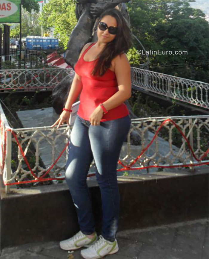 Date this foxy Colombia girl Alejandra from Pereira CO24609