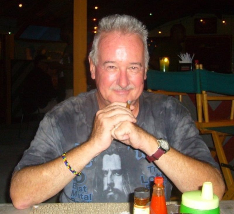 Date this happy United States man Peter from Tampa US19645