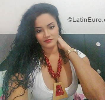 Date this nice looking Colombia girl Zuleima from Cartagena CO24625