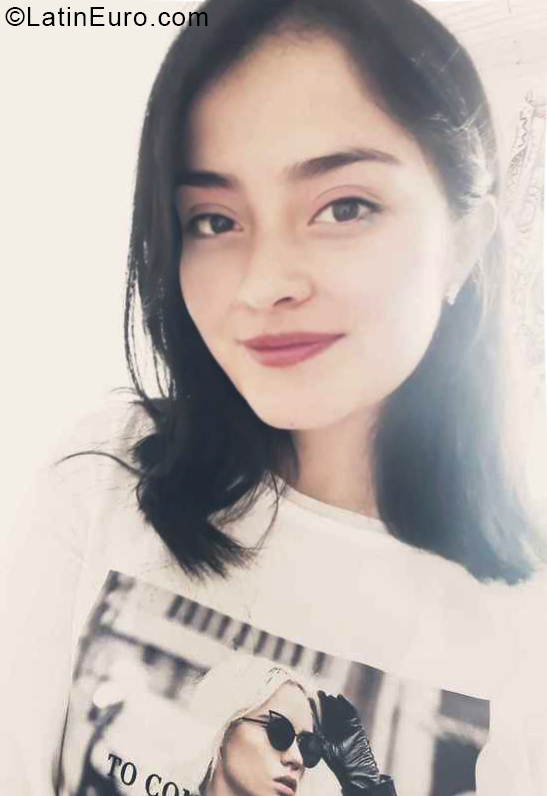 Date this lovely Colombia girl Sam from Bogota CO25059