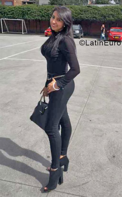 Date this athletic Colombia girl Clara from Bogota CO24677