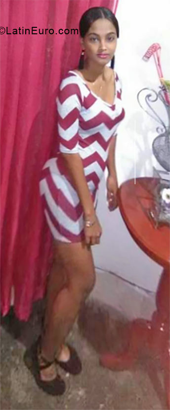 Date this young Dominican Republic girl Alexandra from Hato Mayor Del Rey DO33635