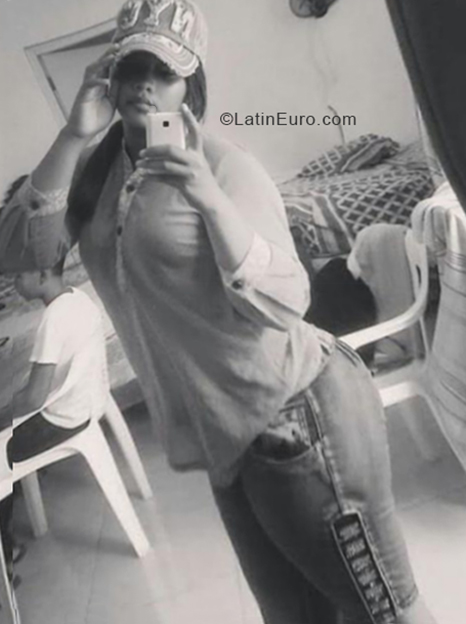 Date this sultry Dominican Republic girl Rosa from Monseñor Nouel DO33650