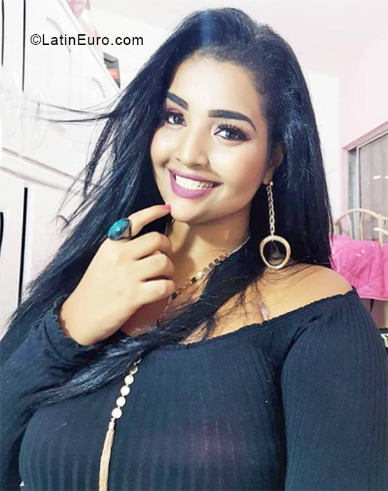 Date this beautiful Brazil girl Cibele from Recife BR10740