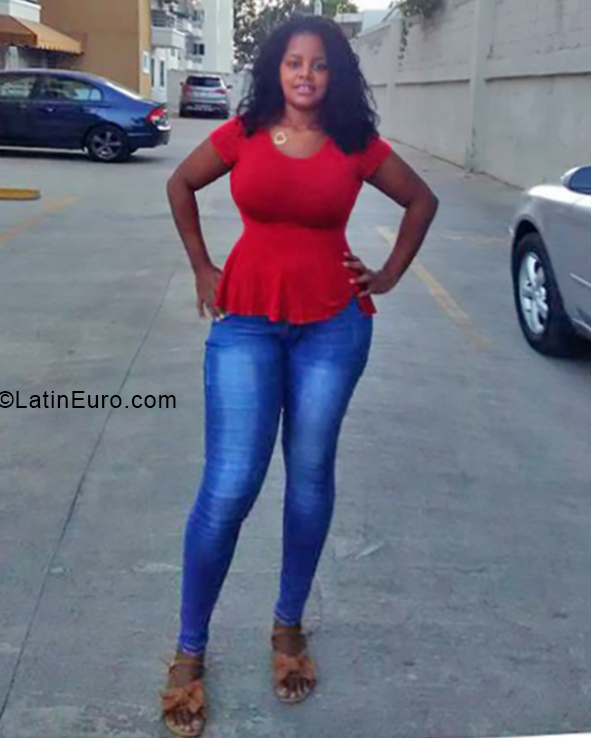 Date this exotic Dominican Republic girl Carolina from Santo Domingo DO34231