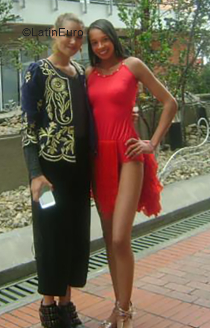 Date this hard body Colombia girl Yicel from Bogota CO24788