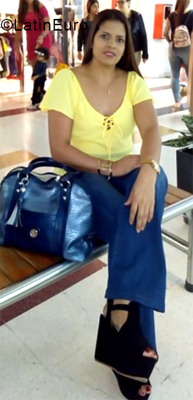 Date this gorgeous Colombia girl Gloria from Medellin CO24817