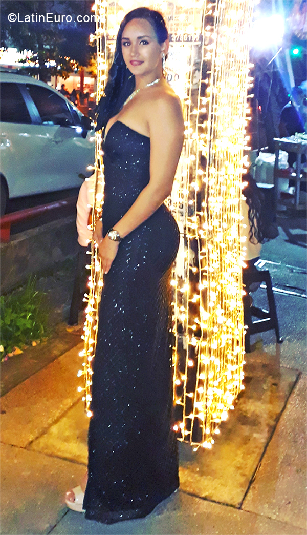 Date this passionate Colombia girl Dayana from Cali CO24833