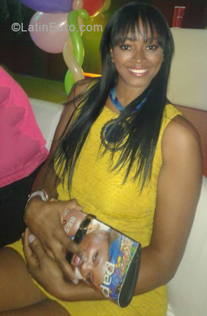 Date this pretty Colombia girl Yenny from Cali CO24902