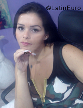 Date this foxy Colombia girl Yolimar from Floridablanca CO24942