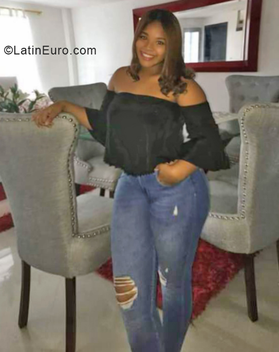 Date this stunning Colombia girl Katherine from Cali CO24960